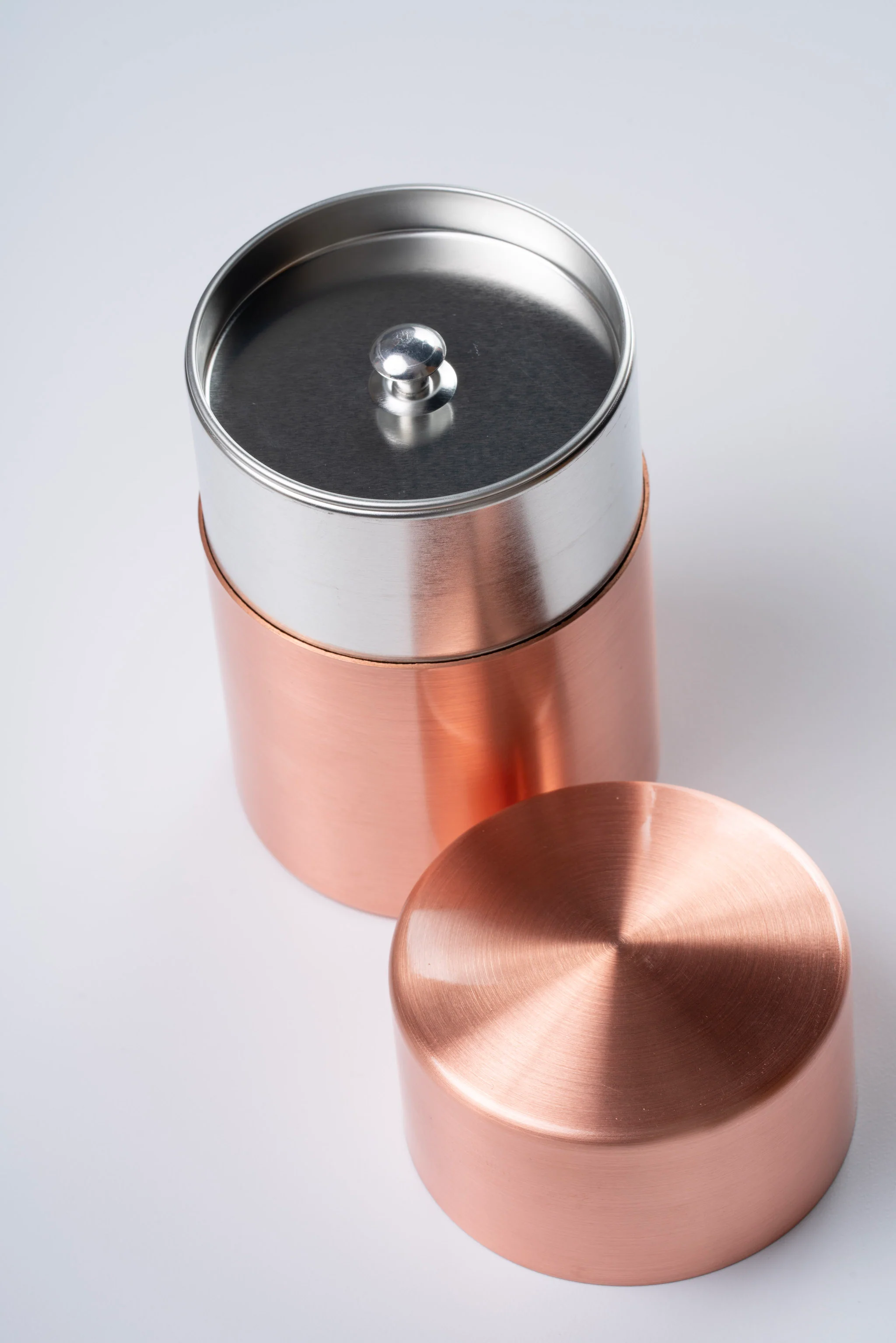 190-copper-matcha-caddy-japanese-tea-storage-chazutsu-2.webp Copper Matcha Caddy | Japanese Tea Storage Chazutsu
